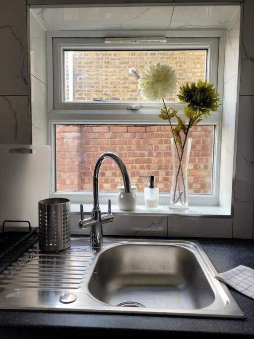 Southall Inn - Near Heathrow エクステリア 写真